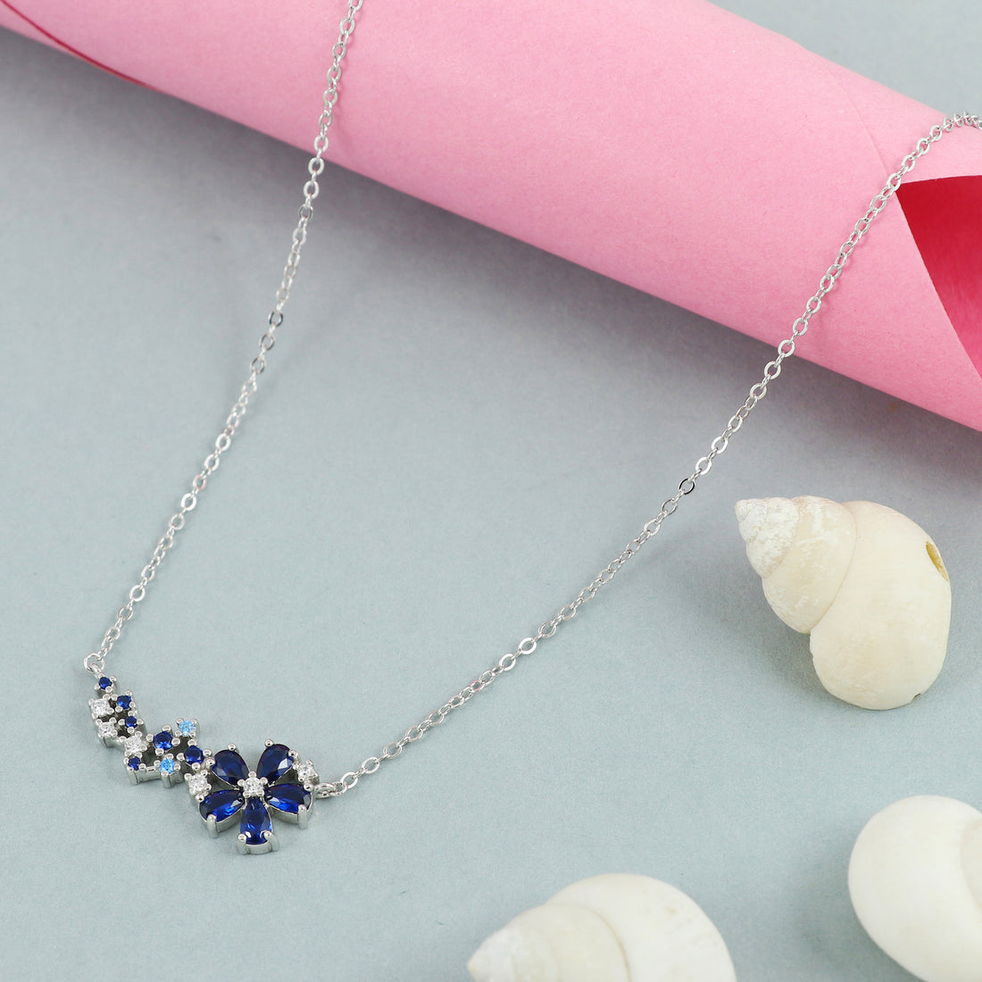 Silver Starry Bloom Pendant