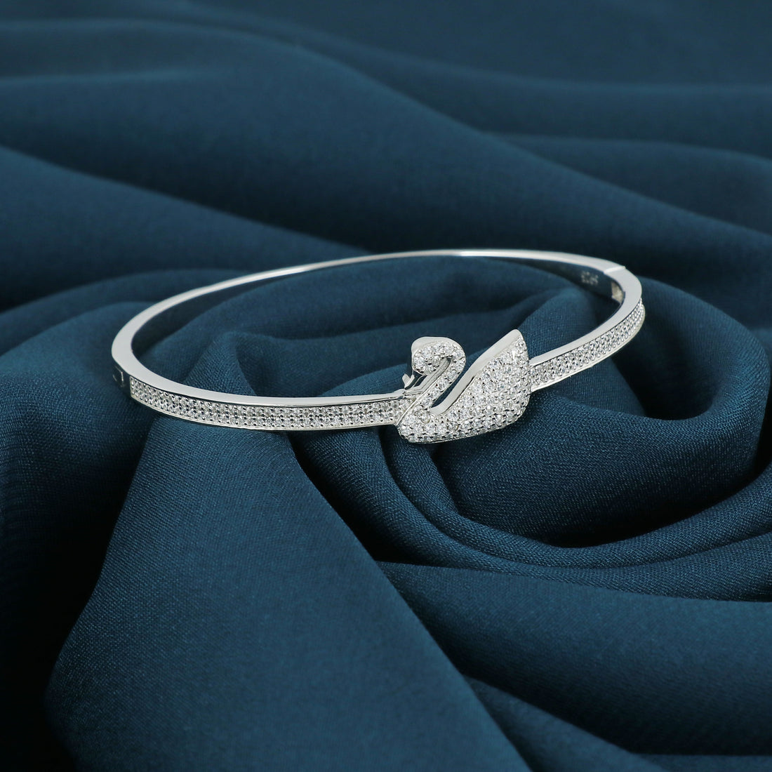 Silver Feathered Float Kada