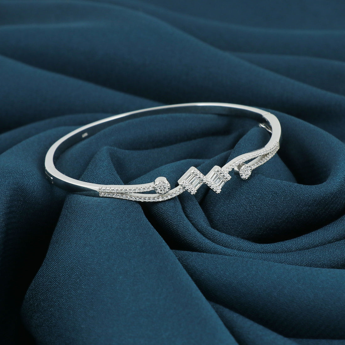 Silver Mysty Aura Kada