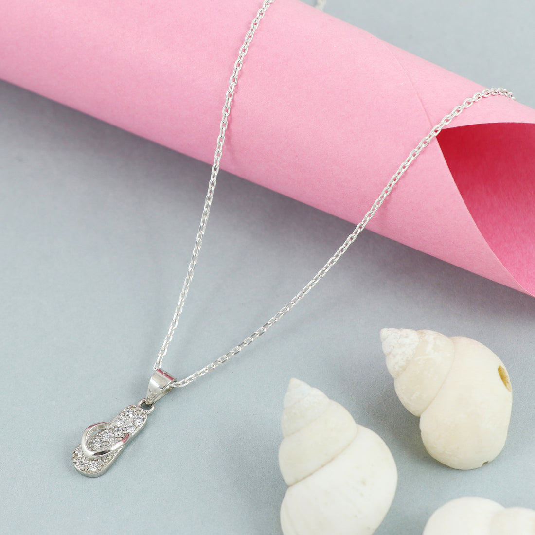 Silver Twinkle Toe Chain Pendant