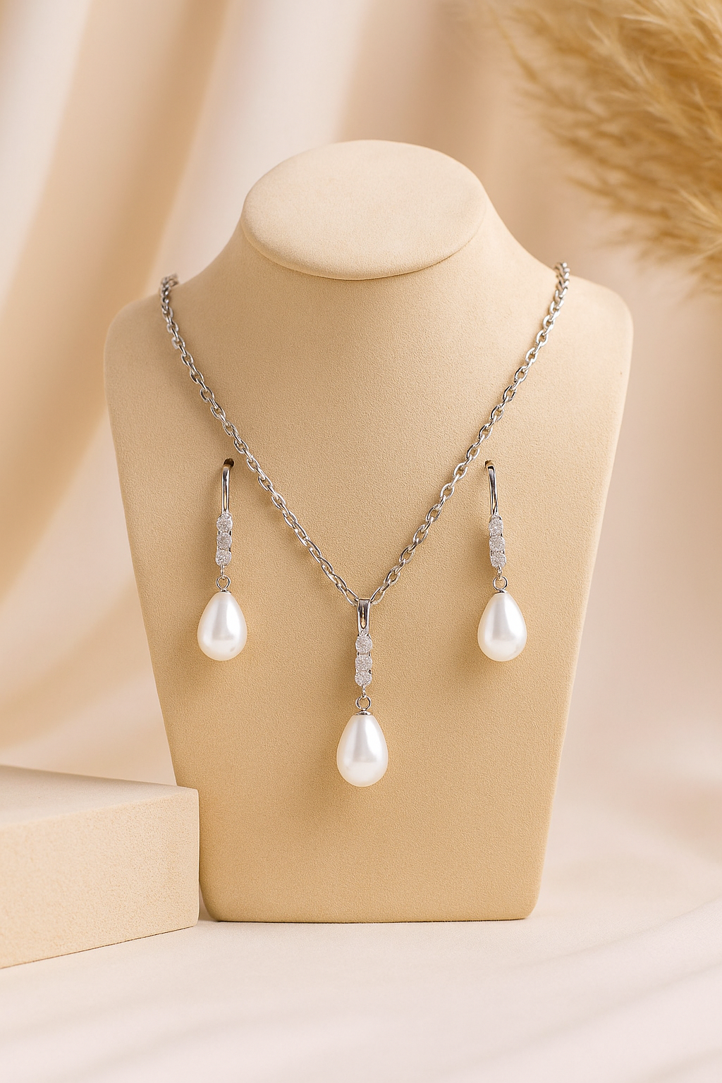 Silver Stellar Beauty Pearl Pendant