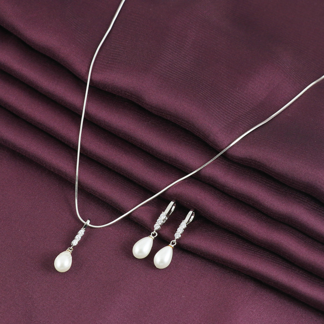 Silver Stellar Beauty Pearl Pendant