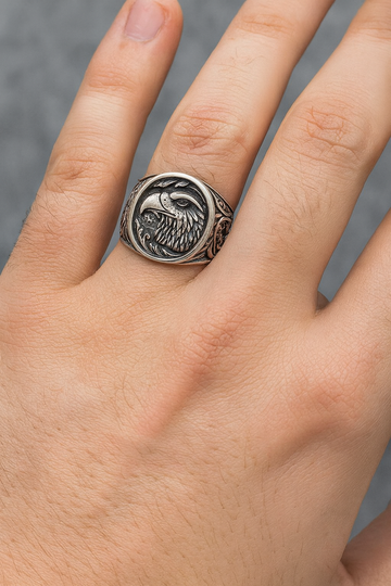 Majestic Eagle Embossed Silver Ring