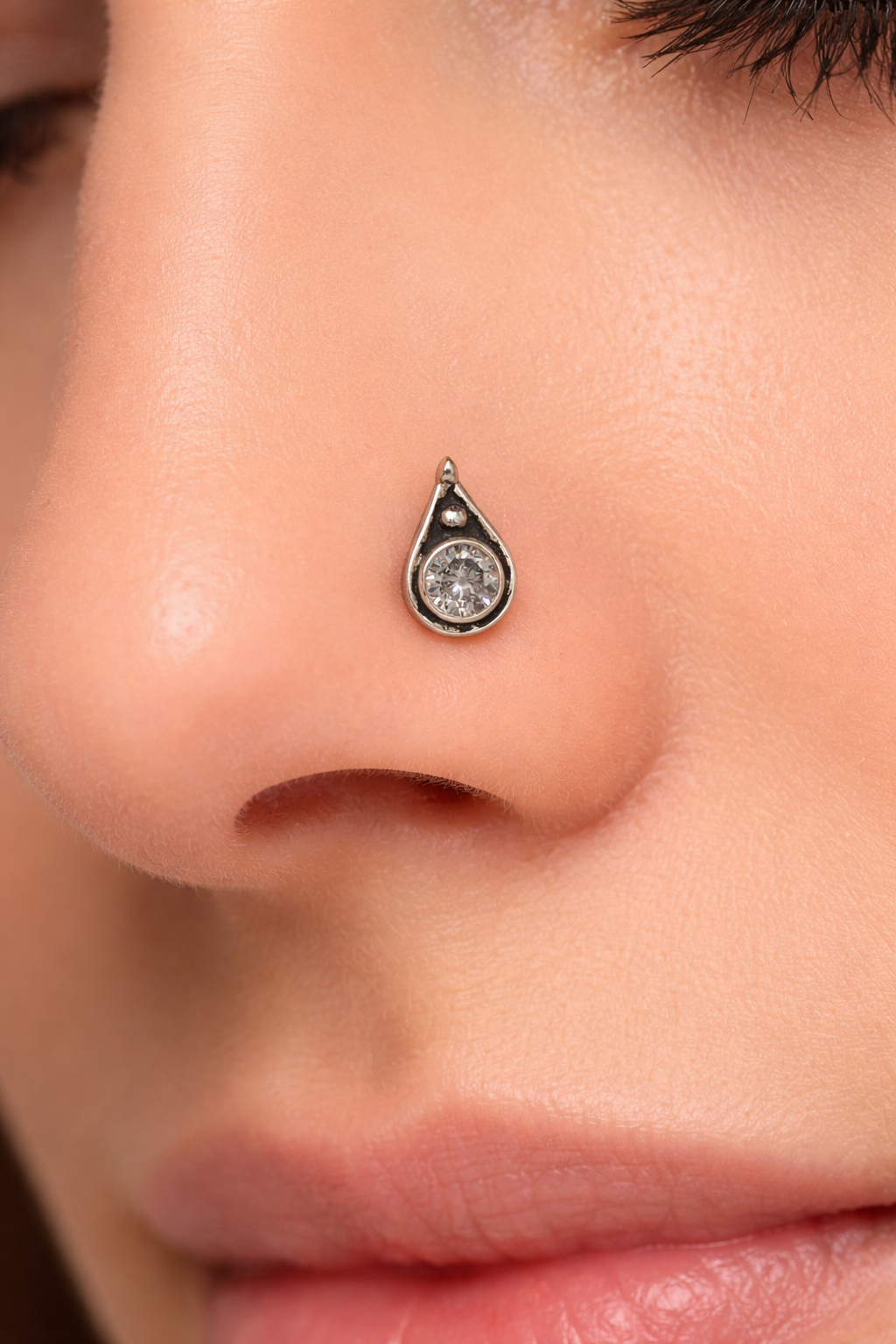 Silver Solitaire Oxidised Nosepin