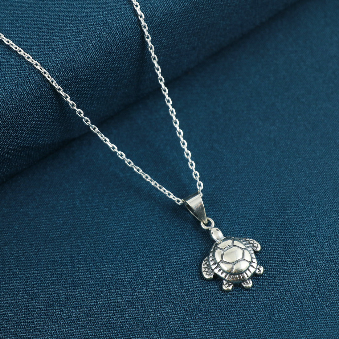 Silver Tide Turtle Chain Pendant