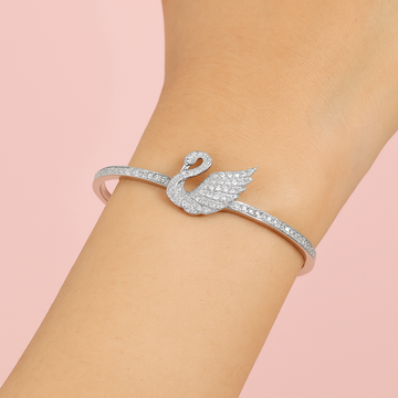 Silver Elegant Swarokshi Kada