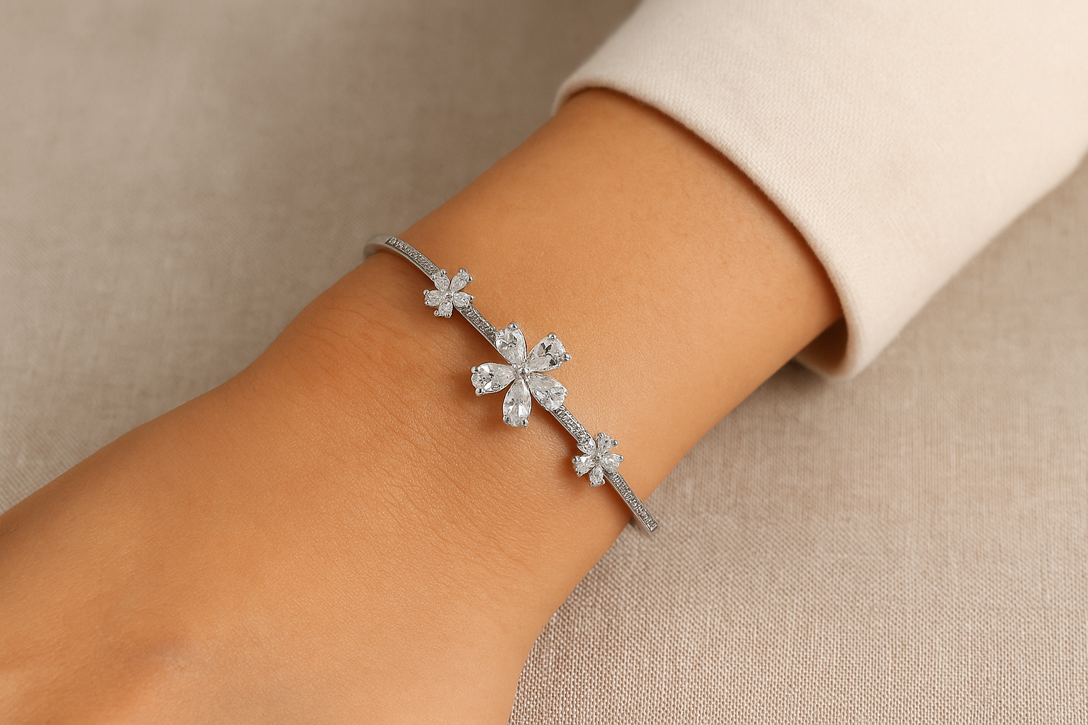 Silver Twinkle Blossom Kada