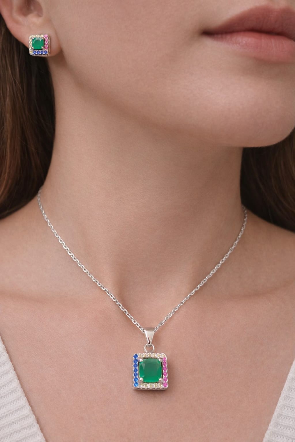 Emerald Royale Square Pendant Set