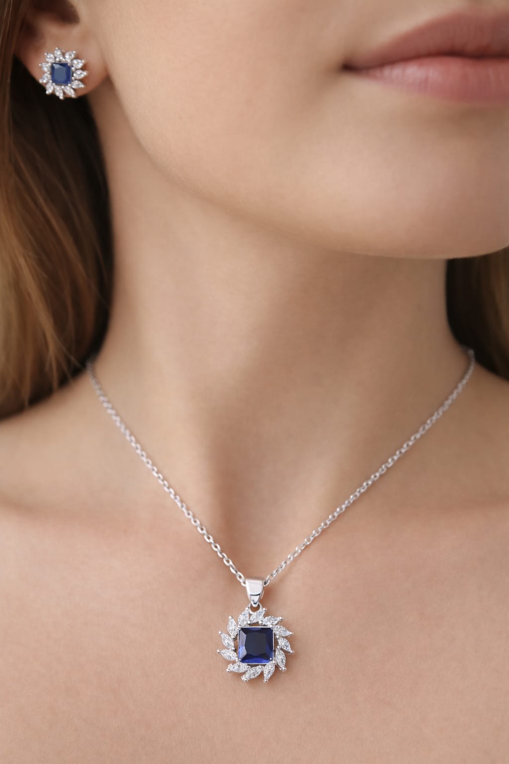 Midnight Bloom Sapphire Pendant Set