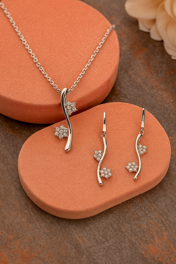 Silver Delicate Leaves Pendant Set