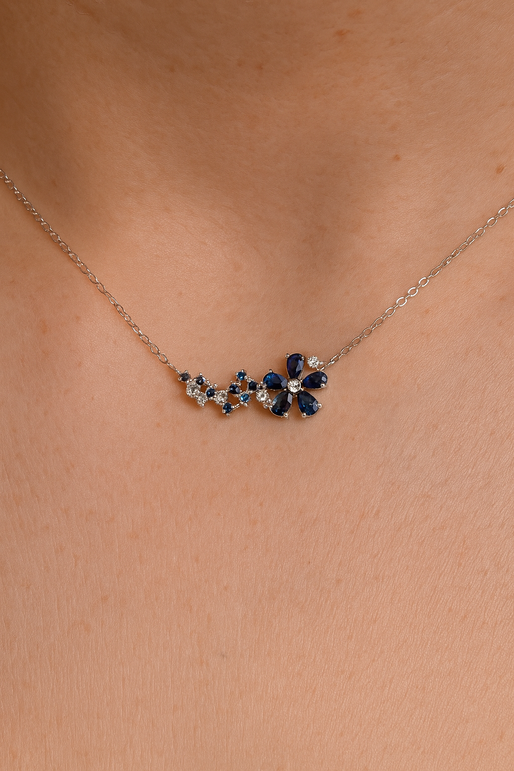 Silver Starry Bloom Pendant