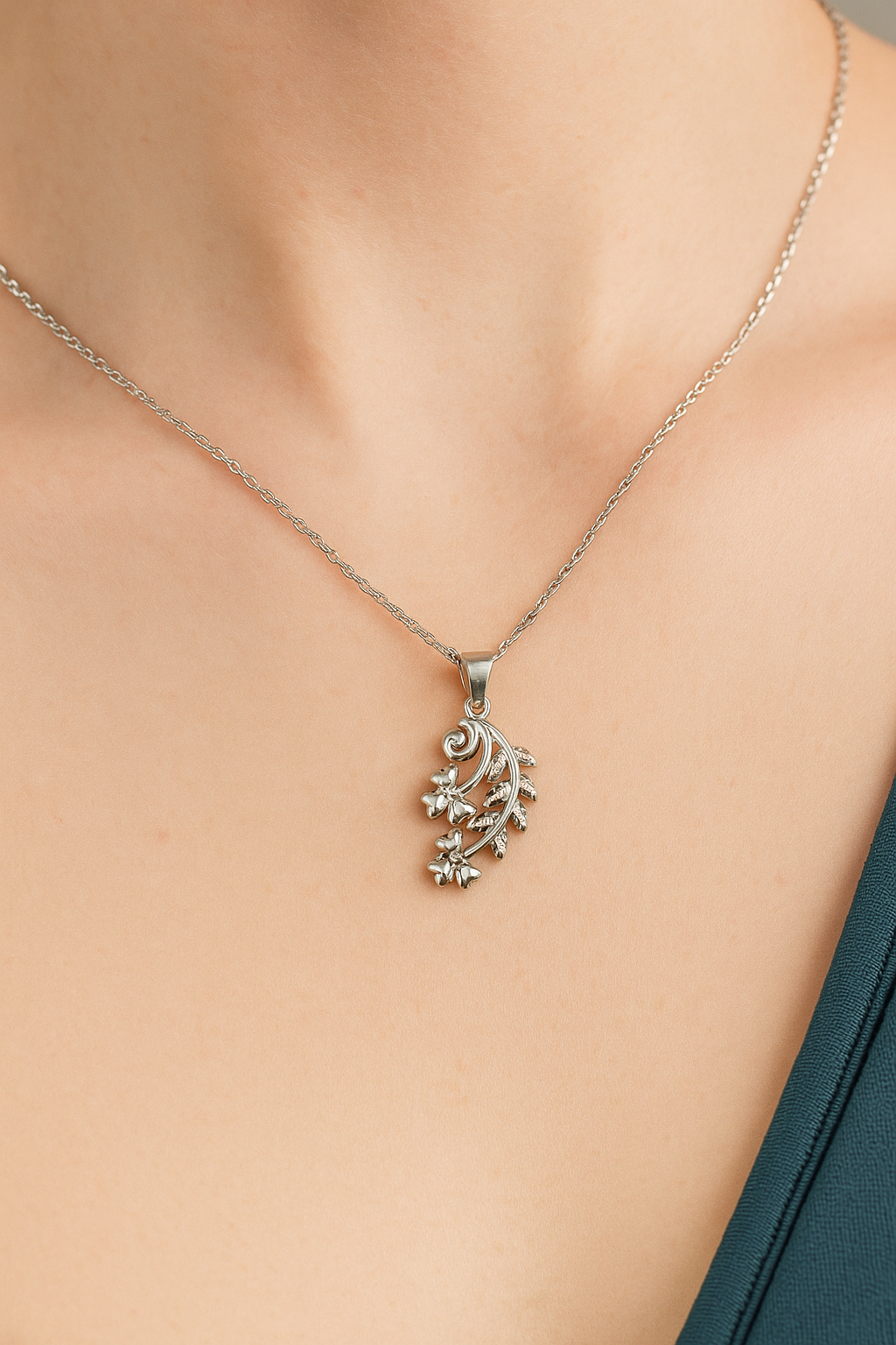 Silver  Floral Vine Chain Pendant