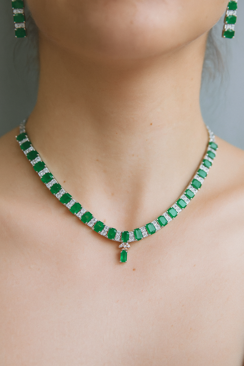 Emerald Elegance Necklace Set