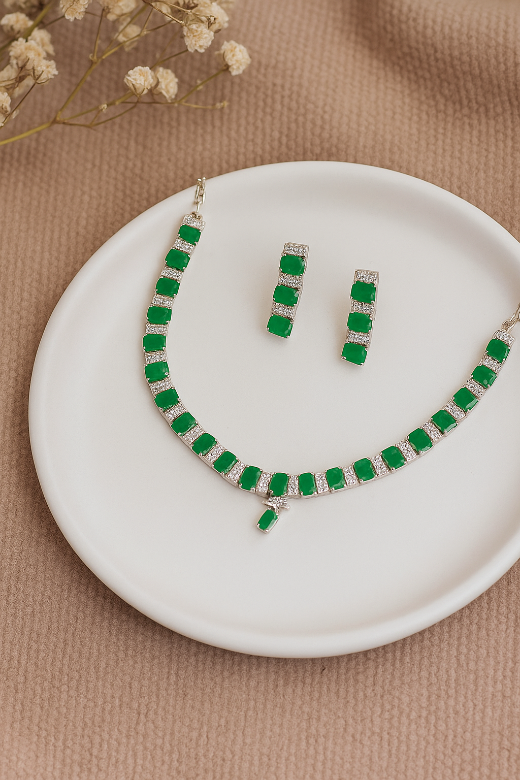Emerald Elegance Necklace Set