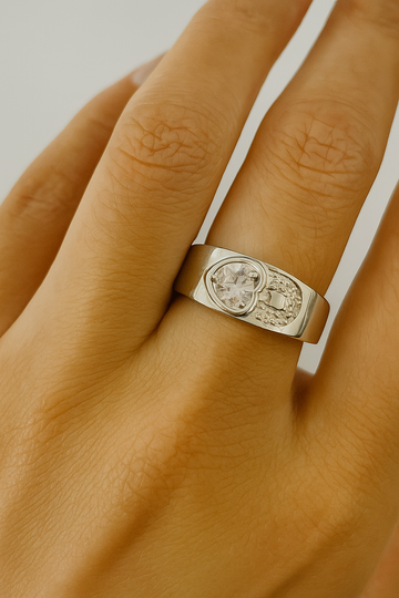 Silver Gleaming Grace Ring