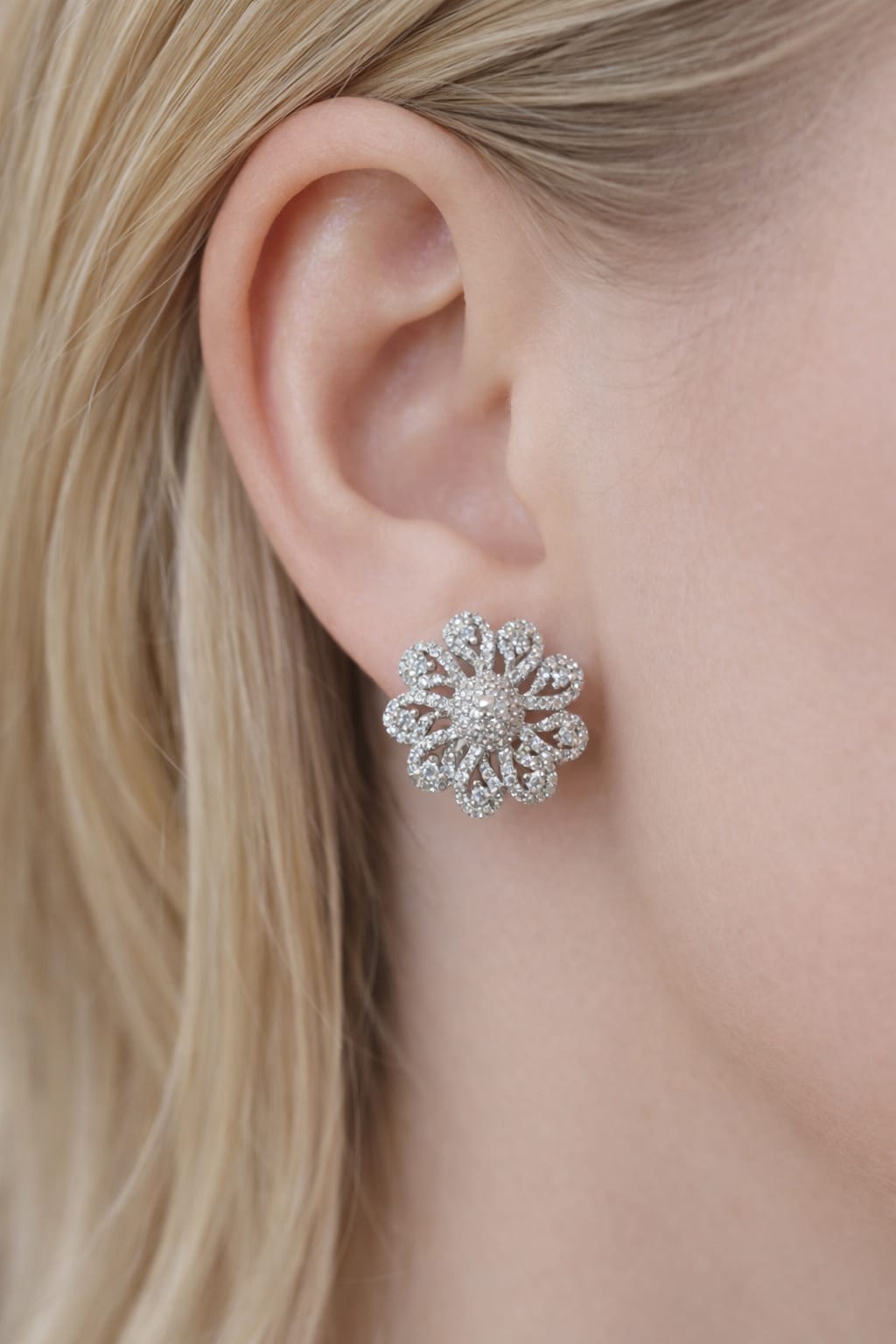 Diamond Vibes Bloom Earring